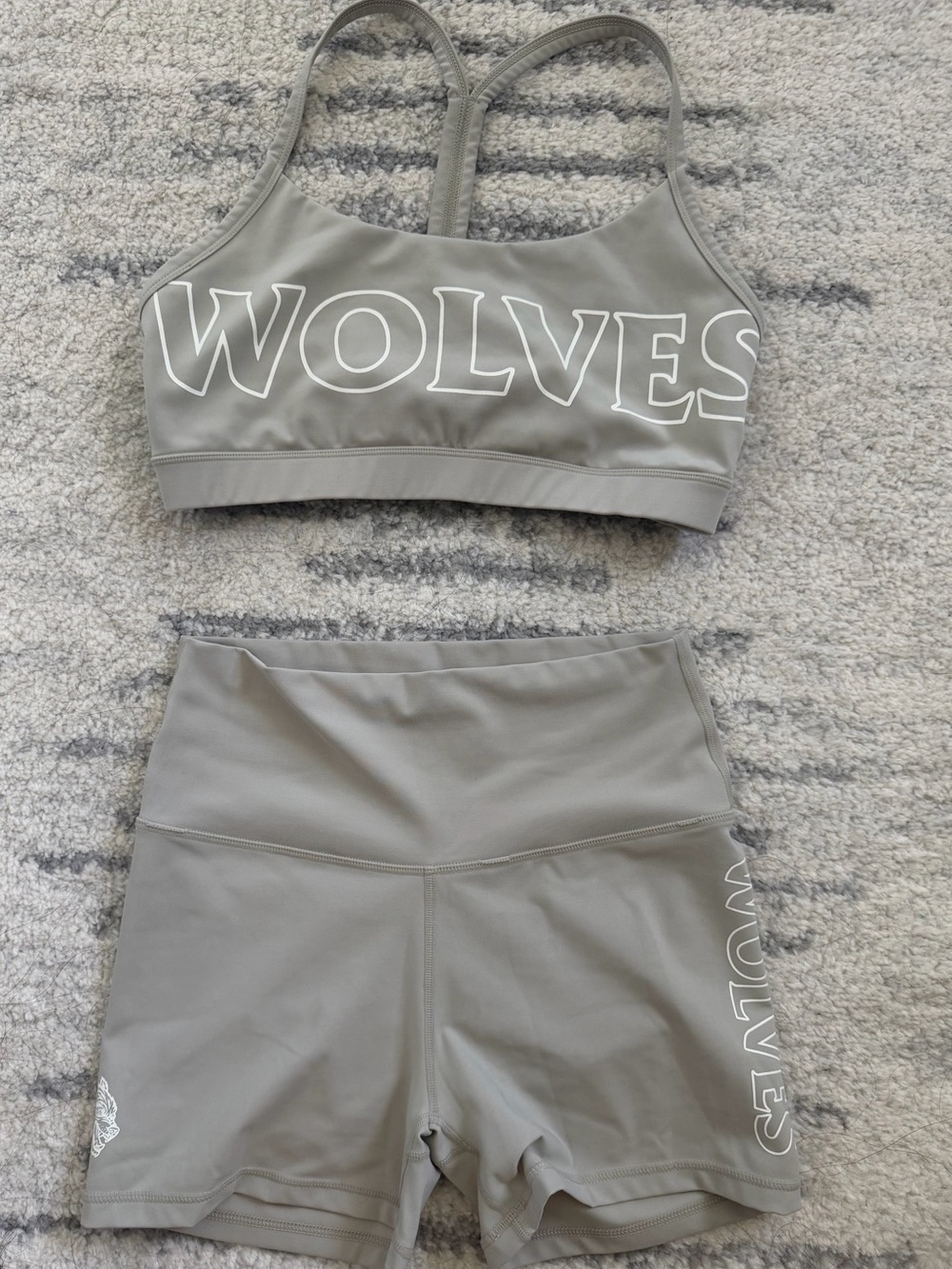 WOLVES sage Sports Bra & Shorts Set